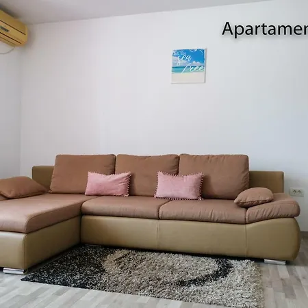 Saona Mamaia Nord Pensión *